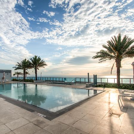 Churchill Suites Monte Carlo Miami Beach Exteriör bild